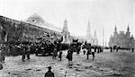 DÉMONSTRATION AVRIL 1923 RALLYE COMMUNISTE PARADE MOSCOU EN PLACE ROUGE KREMLIN RUSSE RÉVOLUTION POLITIQUE COMMUNISME DES ANNÉES 1920