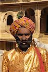 Mann mit einer sehr, sehr lange Schnurrbart, Jaisalmer, Bundesstaat Rajasthan, Indien, Asien