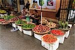 Scène de rue, les vendeurs de fruits et légumes, Hanoi, Vietnam