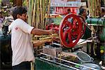 Canne à sucre, jus de machine, Mumbai (Bombay), Inde, Asie