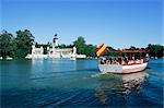 Bateau touristique sur le lac, Parque del Retiro, Madrid, Espagne, Europe