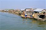 Village flottant de Chong Kneas, lac Tonlé Sap, près de Siem Reap, Cambodge, Indochine, Asie du sud-est, Asie
