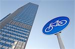 Wolkenkratzer und Bicicle Zeichen, Frankfurt am Main, Hessen