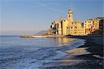 Plage de Camogli, sur la Riviera italienne, la Province de Gênes, Ligurie, Italie