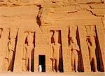 Temple d'Hathor, statues de Ramsès II et de Néfertari, Abou Simbel, Égypte