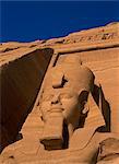 Les colosses de Ramsès II, Temple de Re-Herakhte, (Temple du soleil) (Grand Temple de Ramsès II), construits pour le Temple de Ramsès II, Abou Simbel, patrimoine mondial de l'UNESCO, Nubie, Egypte, Afrique du Nord, Afrique