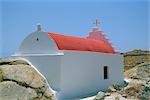 Petite vieille église au toit rouge sur Mykonos, Iles Cyclades, îles grecques, Grèce, Europe