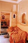 Restauré haveli de 400 ans, marchand, un toutes les structure en pierre, Chanwar loic Walon-ki Haveli, également connu sous le nom de Amber Havali, Amber, près de Jaipur, état du Rajasthan, Inde, Asie