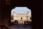 État de la tombe d'Itmad Ud Daulah (Itimad-ud-daulah), Agra, Uttar Pradesh, Inde, Asie