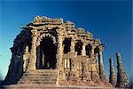 Le Temple du soleil, construit par le roi Bhimbev dans le XIe siècle, Modhera, Gujarat État, Inde, Asie