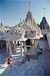La demeure des dieux, il y a plus de 863 temples là-dessus plus sacrés des collines de Saint Jean, ghita Hill, Palitana, Gujarat, Inde