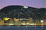 City skyline et église de Anastasis, ville de Ermoupolis, Syros Island, Iles Cyclades, Grèce, Europe