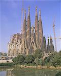 Gaudi church architecture, La Sagrada Familia, Barcelona, Catalunya (Catalonia) (Cataluna), Spain, Europe