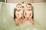 Jumeaux dans la baignoire
