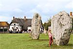 Pierres debout, Avebury, patrimoine mondial de l'UNESCO, dans le Wiltshire, Angleterre, Royaume-Uni, Europe