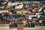 Sur les toits des maisons et des églises de la Presqu'Ile, Lyon, dans la vallée du Rhône, Rhone Alpes, France, Europe