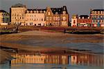 Angeln/Hafen von Le Tréport an der Mündung der Fluss Bresle, Seine Maritime, Normandie, Frankreich, Europa