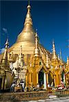 Shwedagon Paya (Shwe Dagon Pagoda), Buddhist temple, golden zedi (stupa) in paya compound, Yangon (Rangoon), Myanmar (Burma), Asia