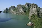 Ha Long (Ha-Long) Bay, UNESCO World Heritage Site, Vietnam, Indochina, Southeast Asia, Asia