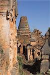 Kakku ruines bouddhiques, censée contenir plus de deux mille stupas de brique et de latérite, une légende prétend que les premiers stûpas furent érigés au XIIe siècle par Alaungsithu, roi de Bagan (Pagan), l'État Shan, au Myanmar (Birmanie), Asie