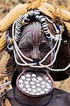 Lady Mursi avec lèvre plate, vallée de l'Omo du Sud, Ethiopie, Afrique
