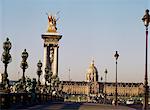 Les Invalides und Pont Alexandre III, Paris, Frankreich, Europa