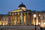 Musée des beaux-arts au crépuscule, Trafalgar Square, Londres, Royaume-Uni, Europe