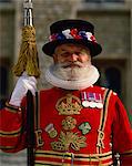 Beefeater à la tour de Londres, Londres, Royaume-Uni, Europe