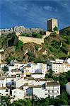 Castillo de la Yedra above the whitewashed village of Cazorla, Jaen, Andalucia (Andalusia), Spain, Europe