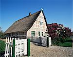 Old farmhouse near Stade, Niedersachsen, Germany, Europe