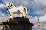 Le Lion de pont de Westminster et de Big Ben, Westminster Londres, Angleterre, Royaume-Uni, Europe