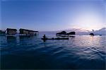 Échasses abritent des villages sur la mer, habitée par Bajau île de familles, Sabah, Borneo, Malaisie, Asie du sud-est, Asie