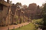 Maisons datant du XIVe siècle, ligne Arlington, Bibury, Gloucestershire, les Cotswolds, Angleterre, Royaume-Uni, Europe