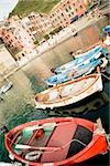 Bateaux à quai dans un port, Riviera italienne, Parc National des Cinque Terre, Piazza Marconi, Il Porticciolo, Vernazza, La Spezia, Ligurie, Italie