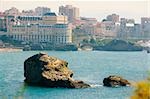 Rochers dans la mer, Grande Plage, le Bellevue, Biarritz, France