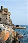 Château en bord de mer, château des Doria, Riviera italienne, Parc National des Cinque Terre, Vernazza, La Spezia, Ligurie, Italie