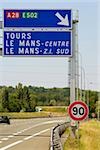 Voiture sur la route, Le Mans, France