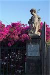 Flachwinkelansicht einer Statue, Salerno, Kampanien, Italien