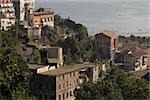 Bâtiments à flanc de colline, Vietri Sul Mare, Costiera Amalfitana, Salerno, Campanie, Italie