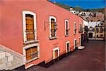 Immeuble le long d'une rue, l'état de Zacatecas, Mexique