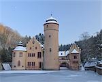 Schloss Mespelbrunn im Winter, Mespelbrunn, Bayern, Deutschland