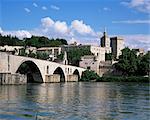 Brücke und Stadt, Avignon, Vaucluse, Provence, Frankreich, Europa