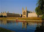 Punt auf den Rücken, River Cam, Kings College in Cambridge, Cambridgeshire in England, Großbritannien, Europa