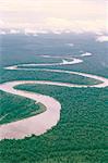 Vue aérienne de la rivière et forêt, Irian occidental (Irian Jaya). Indonésie, Asie du sud-est, Asie