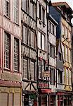 Maisons à colombages et les magasins du centre ville restaurée, Rouen, Haute-Normandie (Normandie), France, Europe