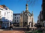 La Croix du marché, donné à la ville en 1501 par l'histoire de l'évêque à l'abri des négociants, à partir de West Street, Chichester, West Sussex, Angleterre, Royaume-Uni, Europe