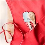 tablier avec ustensiles dedans