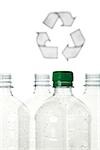 Kunststoff-Flaschen und recycling-Symbol, Deutschland