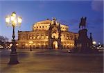 Semperoper à nuit, Dresde, Saxe, Allemagne