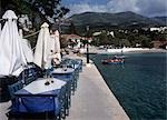 Tabellen von der Waterfront, Assos, Kefallonia, Griechenland